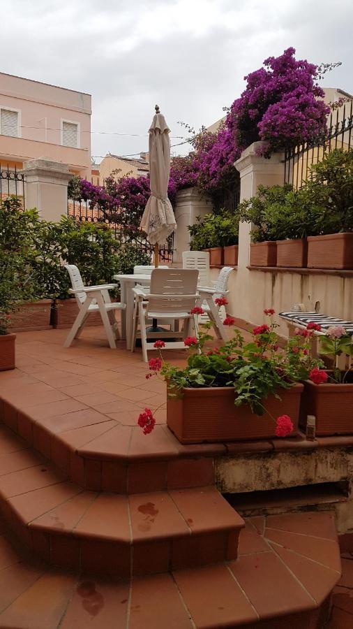Monolocale In Villa Centrale La Maddalena  Buitenkant foto