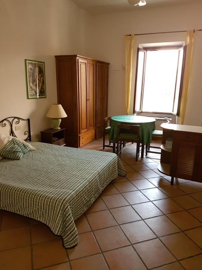 Monolocale In Villa Centrale La Maddalena  Buitenkant foto