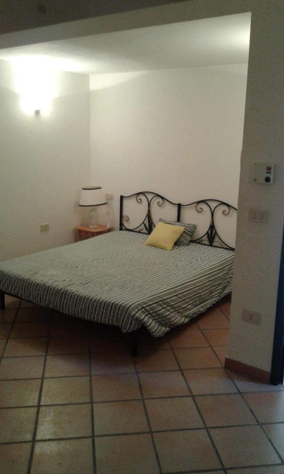 Monolocale In Villa Centrale La Maddalena  Buitenkant foto